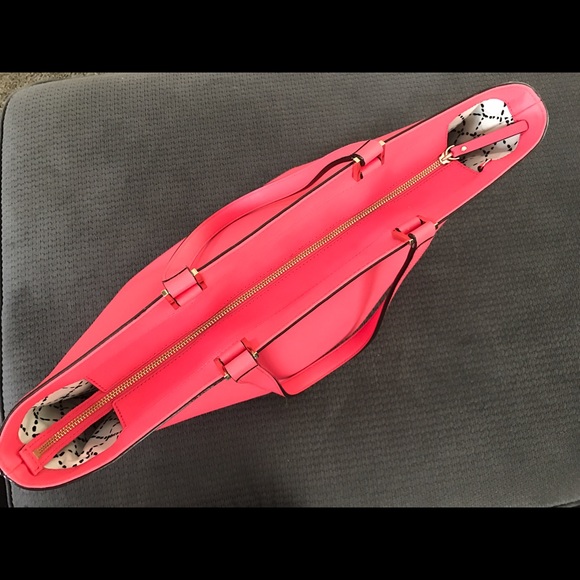 Kate Spade Large Saffiano Leather Pink Tote - Picture 4 of 6